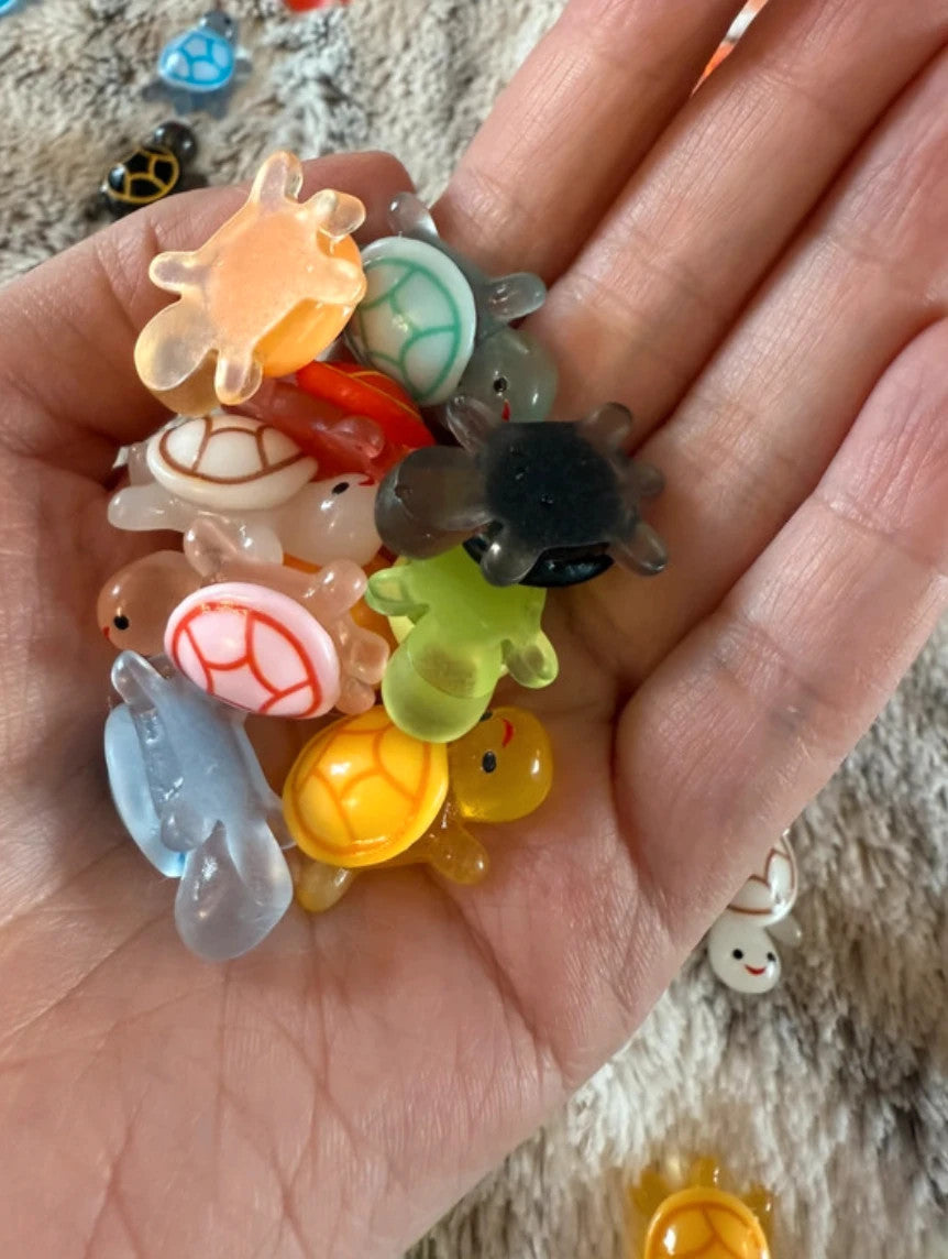 10x Glow in the Dark Mini Turtle Ornaments – Assorted Colours