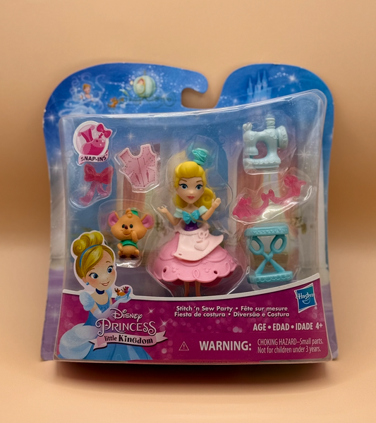 Princess Little Kingdom Stitch ‘n Sew Party Playset – Cinderella Figure with Accessories (Imperfect Packaging)